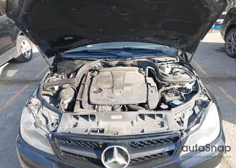 2013 Mercedes-Benz C 300 Sport 4Matic из США, поврежденный, VIN WDDGF8AB3DR296537